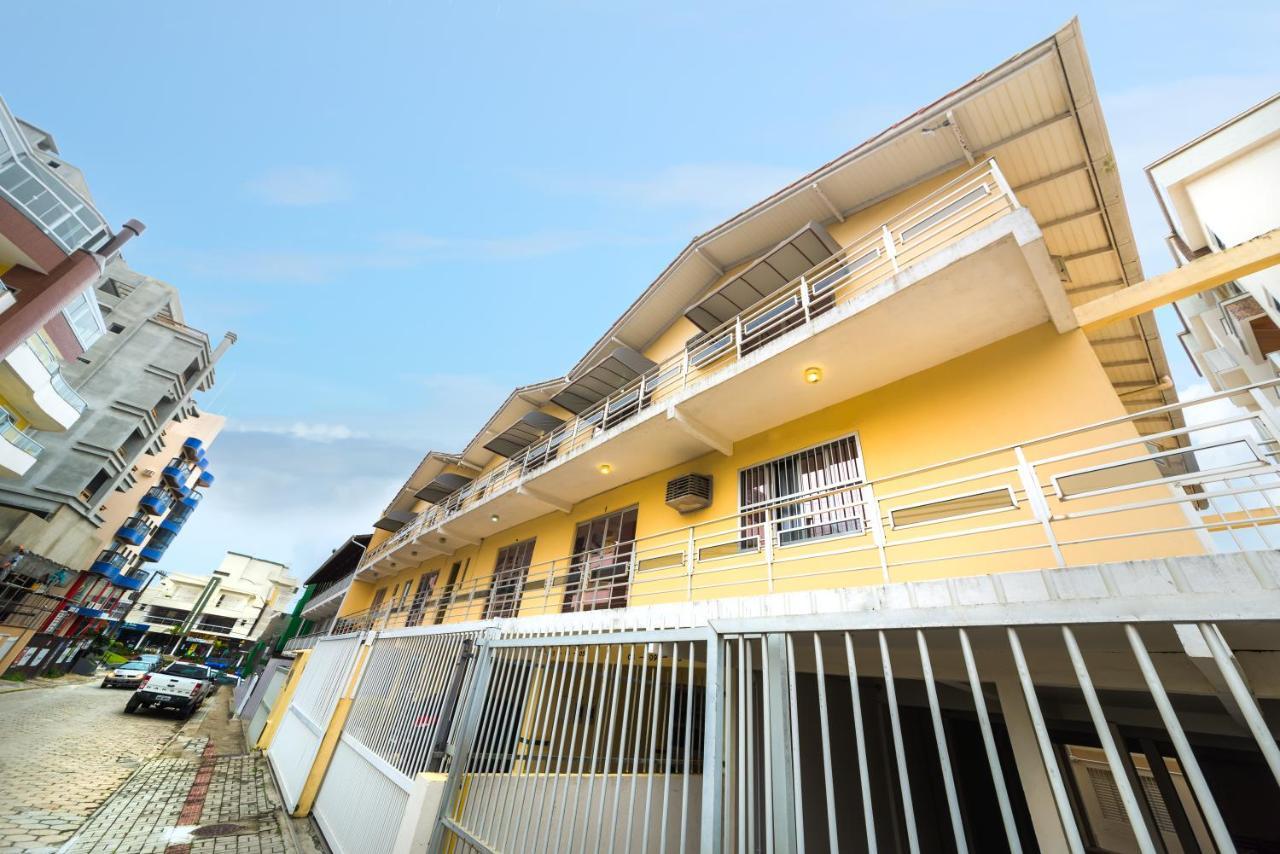 Residencial Kelly Cristina Lägenhet Bombinhas Exteriör bild